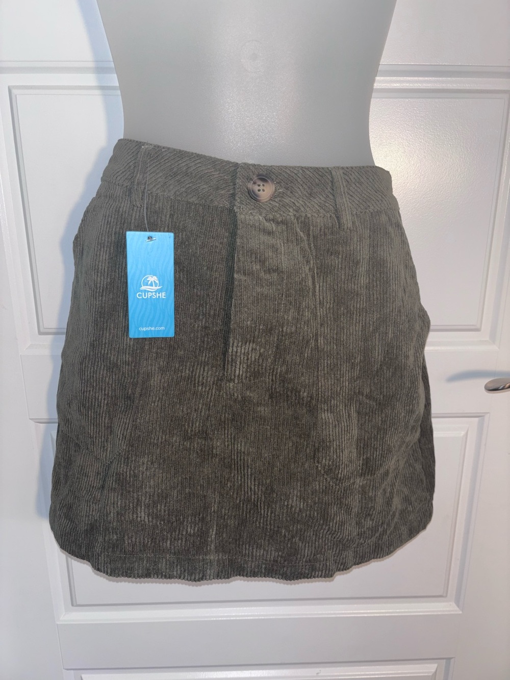 Cupshe Olive Greeen Corduroy Mini Skirt Womens Medium  Button Front Size M NWT